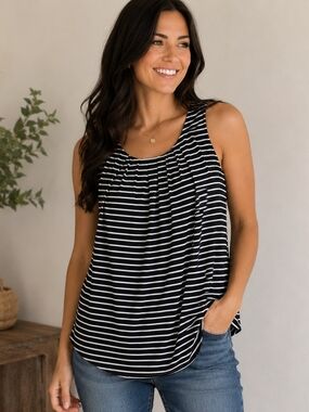 NWT Elle Black and White Striped Sleeceless Blouse Size Small